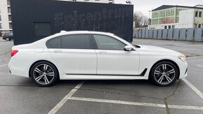 BMW Rad 7 750Li A/T - 8