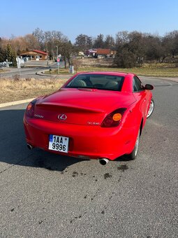 Lexus SC430. Rok 2003, motor V8 o objemu 4.3L, výkon 210kW, - 8