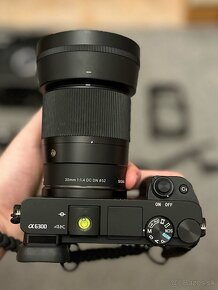 Sony a6300 + príslušenstvo a objektívy - 8