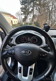 KIA SPORTAGE - 8