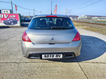 Peugeot 308 - 8