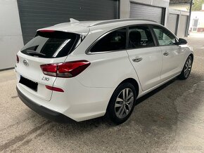 HYUNDAI I30CW 1.6 CRDI 81kW / SK AUTO / - 8