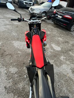 Aprilia sxv 550 - 8