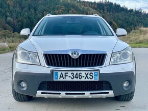 Škoda Octavia Combi Scout 2.0 TDI 4x4 Xenon Alcantara - 8