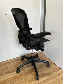 Herman Miller Aeron Full Option with lumbar support - 8