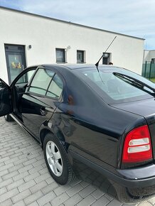 Škoda Octavia 1.6 Ambiente - 8