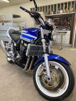 Suzuki GSX 1400 - 8