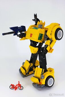 LEGO 10338 Bumblebee - 8