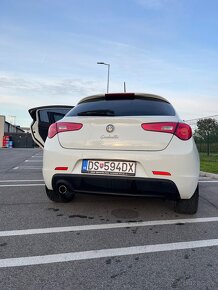 Alfa Romeo Giulietta Distinctive - 8