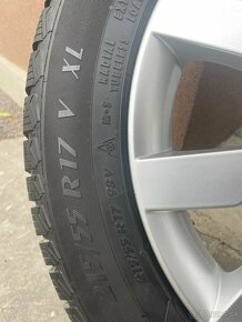 Alu disky 5x112 r17 originál Škoda + zimné pneu 215/55/17 - 8