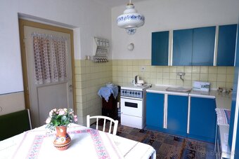 Veľký rodinný dom v nádhernej obci Cetuna, 2970 m2 na predaj - 8