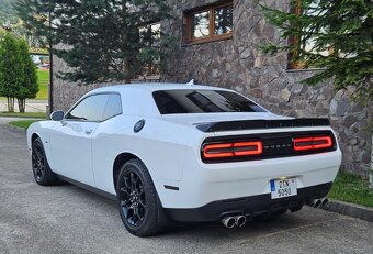 Predám Dodge Challenger GT 3.6 V6 AWD 4x4 - 8