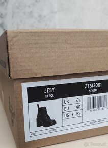 Dr. Martens Jesy EU40 - 8