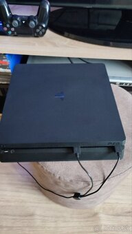 PS 4 slim - 8