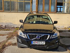 Servisované Volvo XC60 D5 AWD SUMMUM - 8