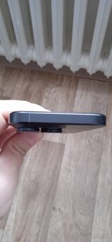 iPhone 16 Pro 128 GB čierny titán - 8