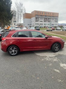 Hyundai i30 r.2022 1,5 benzín (REZERVOVANÉ) - 8