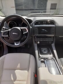 Jaguar F pace SR 4x4 - 8