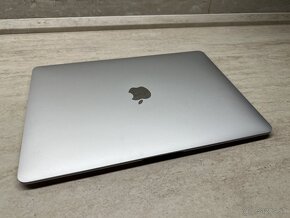 Apple MacBook Air 13 (2019) Silver 128 GB - 8