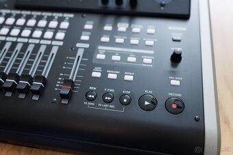 Tascam DP-24SD multirekordér - 8