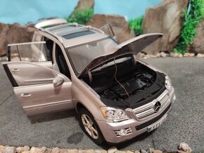 prodám model 1:18 mercedes benz GL klasse X164 - 8