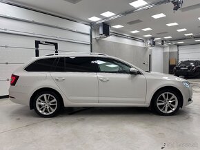 Škoda Octavia Combi 2.0 TDI Style DSG Key Less SR - 8