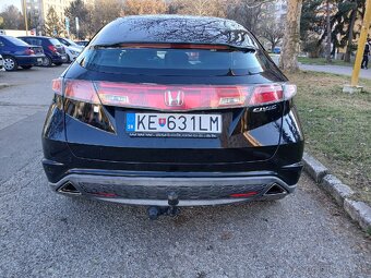 Predam Honda Civic 1.8i VTEC 103 kw - 8