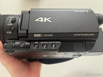 Sony FDR-AX700 4K Handycam - 8