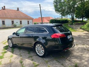 Opel insignia sports tourer 2010 - 8