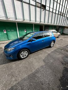 Toyota Auris hybrid - 8