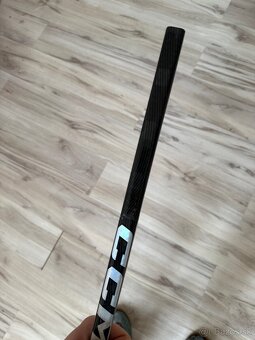 Hokejka CCM TRIGGER 7 PRO (spájaná ) - 8