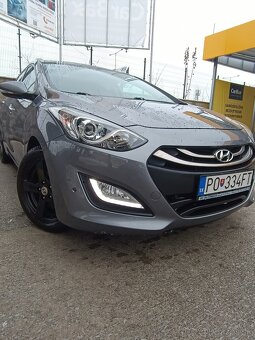 Hyundai i30 CW 1.6crdi 94kw STYLE - 8