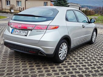 Honda Civic 1.8IVtec - 8