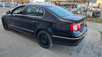 Volkswagen Passat 2.0 TDI - 8