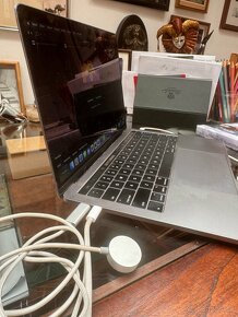 MacBook Pro 13 2017 3.1 gHz 256 GB - 8