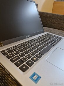 Acer aspire 3 - 8