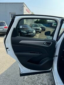 Renault Arkana 1.3 TCe 140 mHEV Intens EDC DPH 1. Majiteľ - 8