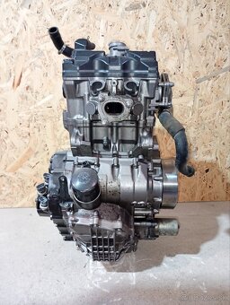 Motor Honda NC 750 DCT - 8