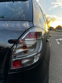 ŠKODA FABIA II 1.9TDI (77kw) SPORT EDITION - 8