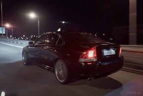 Volvo S60 D5 R-Design - 8