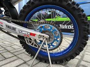 Yamaha YZ 450 F 2023 Monster edicia - 8