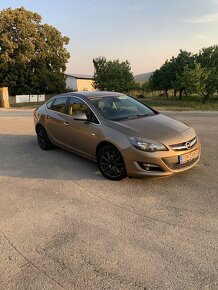 Opel Astra 1.4 Turbo - 8