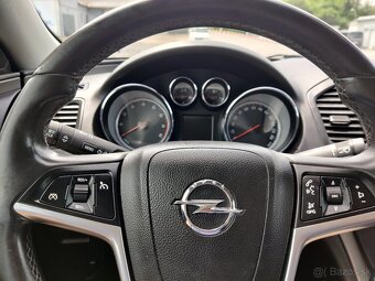 Opel Insignia - 8