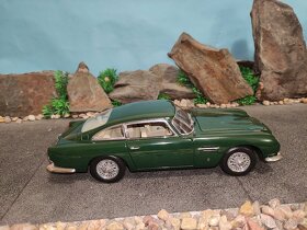 prodám model 1:18 aston martin DB5 autoart - 8