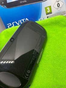 PS VITA PCH-1004 OLED displej - 8