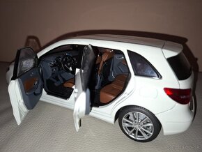 MERCEDES-BENZ ☆ B180 ☆ 1:18 ☆ Norev ☆ - 8