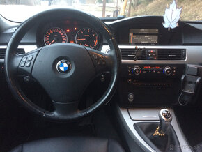 BMW E90 318d - 8