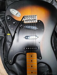 Squier Strat 40th Anniv W2CSB - 8