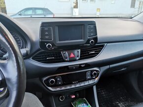 Hyundai i30 1.6crdi - 8