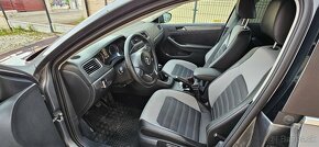 Volkswagen Jetta 2.0 TDI - 8